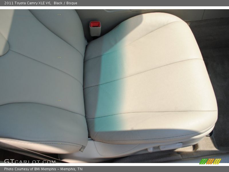 Black / Bisque 2011 Toyota Camry XLE V6
