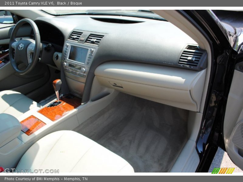 Black / Bisque 2011 Toyota Camry XLE V6