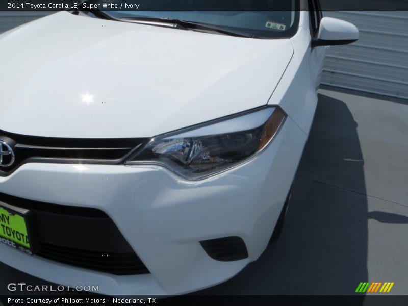 Super White / Ivory 2014 Toyota Corolla LE