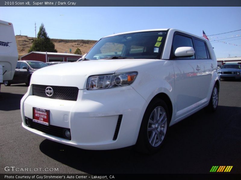 Super White / Dark Gray 2010 Scion xB
