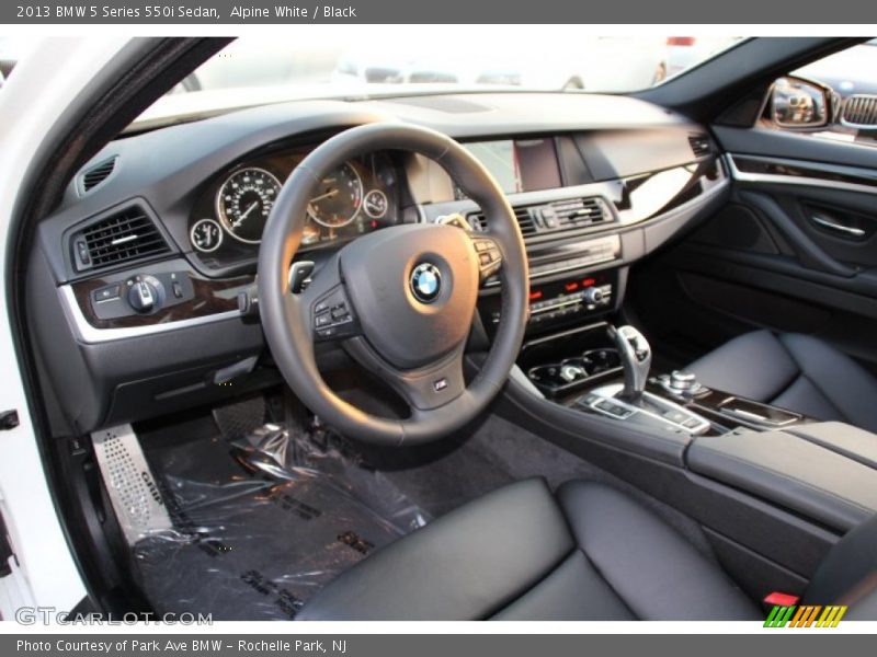 Alpine White / Black 2013 BMW 5 Series 550i Sedan