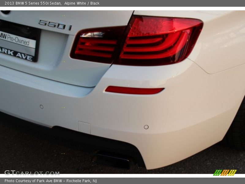 Alpine White / Black 2013 BMW 5 Series 550i Sedan