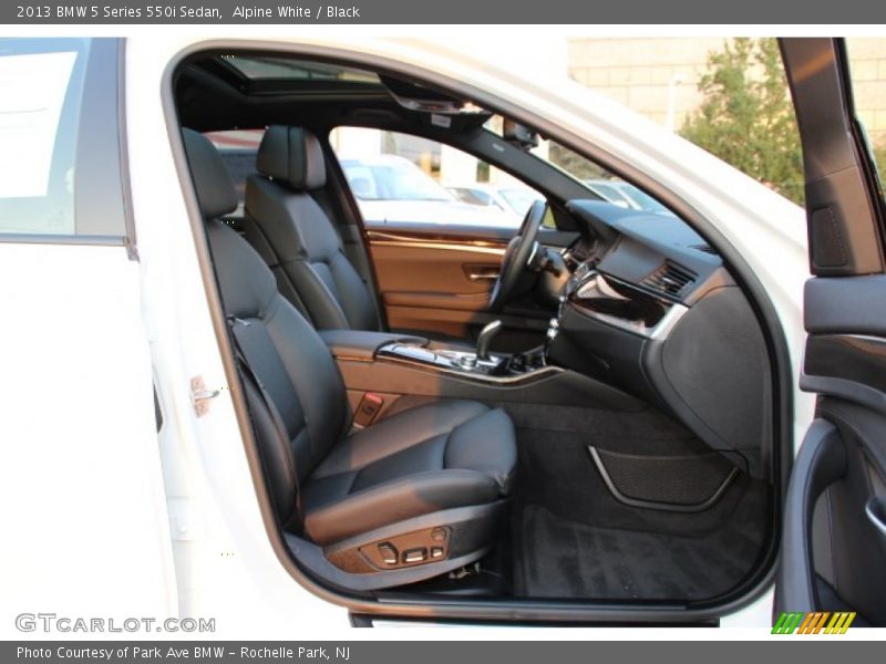 Alpine White / Black 2013 BMW 5 Series 550i Sedan