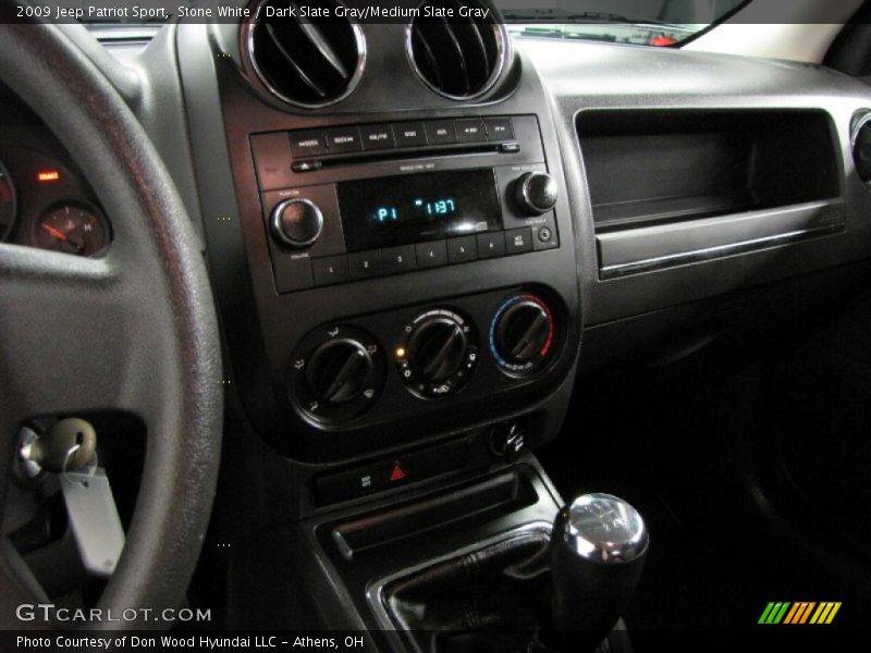 Stone White / Dark Slate Gray/Medium Slate Gray 2009 Jeep Patriot Sport