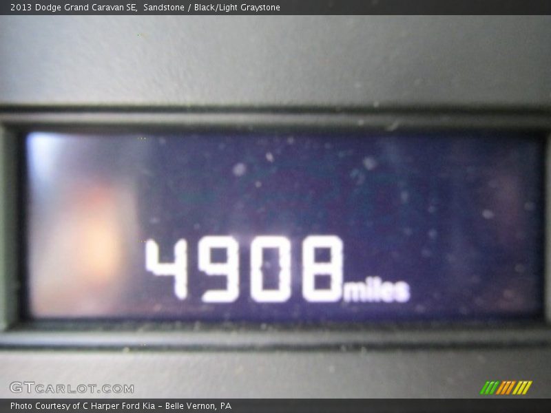 Sandstone / Black/Light Graystone 2013 Dodge Grand Caravan SE
