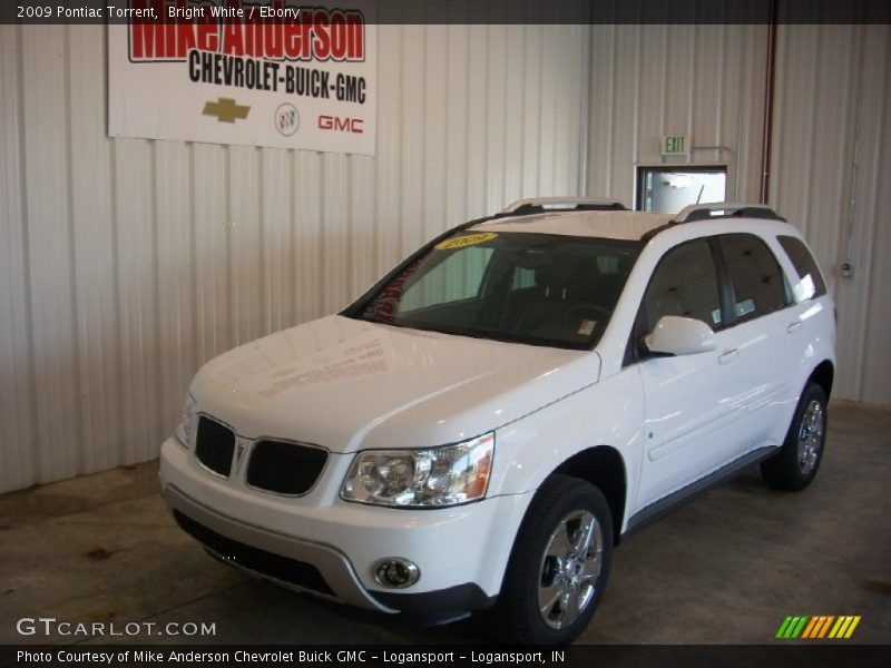 Bright White / Ebony 2009 Pontiac Torrent