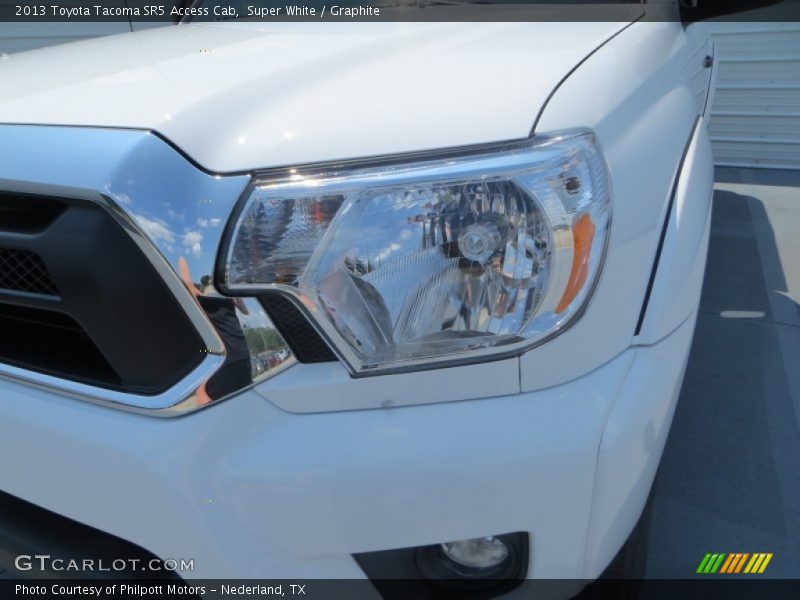 Super White / Graphite 2013 Toyota Tacoma SR5 Access Cab