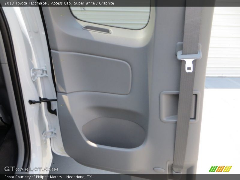 Super White / Graphite 2013 Toyota Tacoma SR5 Access Cab