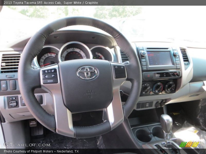 Super White / Graphite 2013 Toyota Tacoma SR5 Access Cab