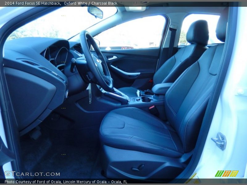 Oxford White / Charcoal Black 2014 Ford Focus SE Hatchback