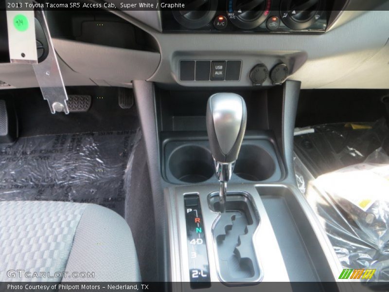 Super White / Graphite 2013 Toyota Tacoma SR5 Access Cab