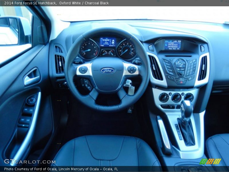 Oxford White / Charcoal Black 2014 Ford Focus SE Hatchback