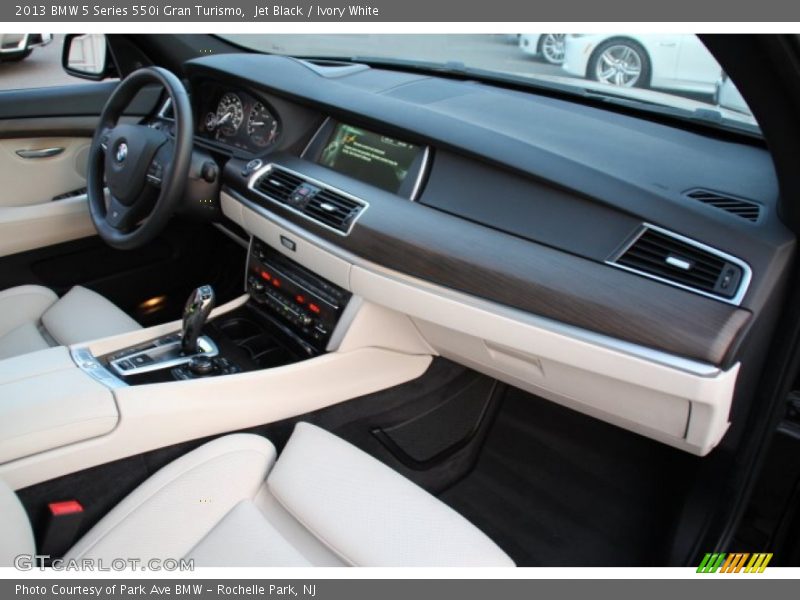 Dashboard of 2013 5 Series 550i Gran Turismo