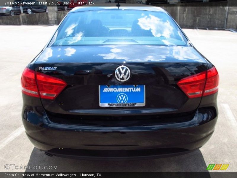 Black / Titan Black 2014 Volkswagen Passat 2.5L S