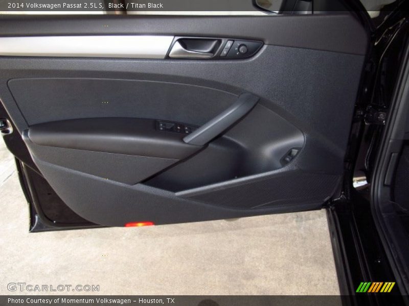 Black / Titan Black 2014 Volkswagen Passat 2.5L S