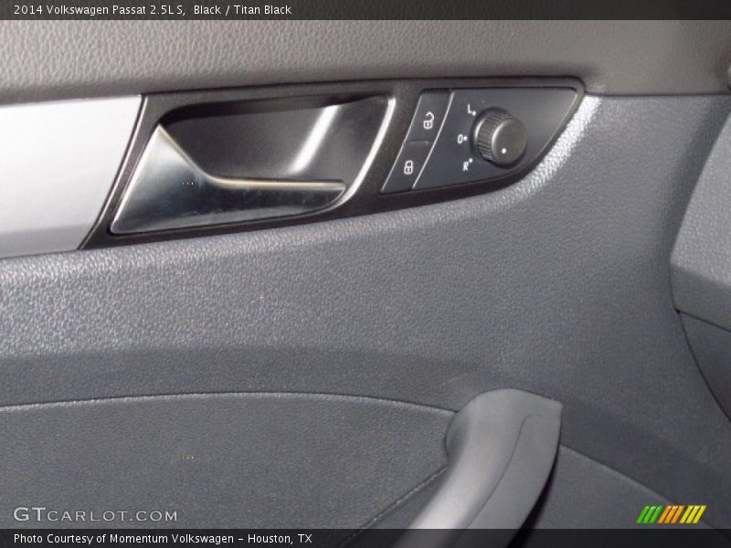 Black / Titan Black 2014 Volkswagen Passat 2.5L S
