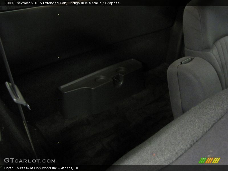 Indigo Blue Metallic / Graphite 2003 Chevrolet S10 LS Extended Cab