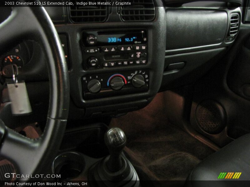 Indigo Blue Metallic / Graphite 2003 Chevrolet S10 LS Extended Cab