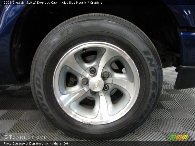 Indigo Blue Metallic / Graphite 2003 Chevrolet S10 LS Extended Cab