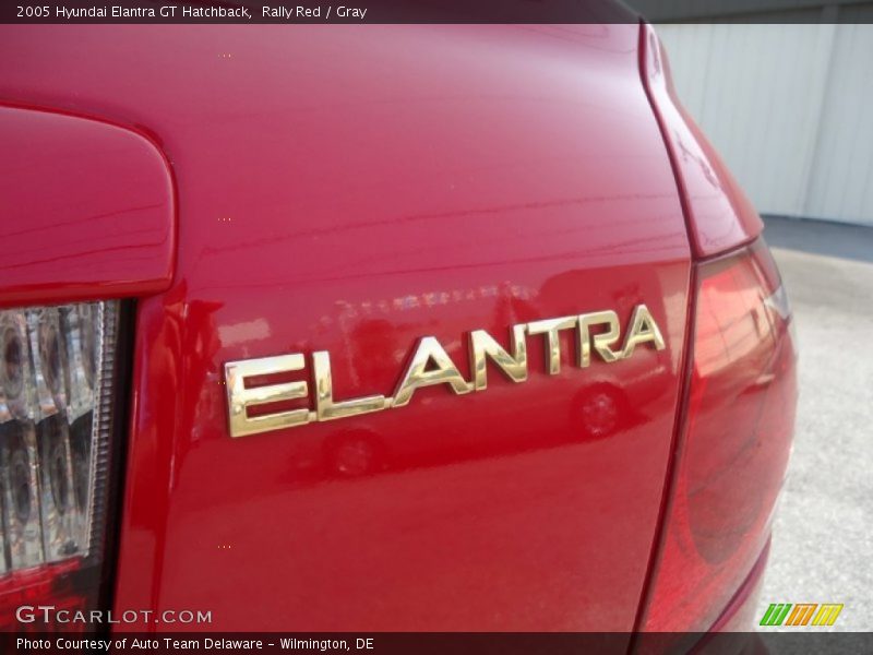 Rally Red / Gray 2005 Hyundai Elantra GT Hatchback