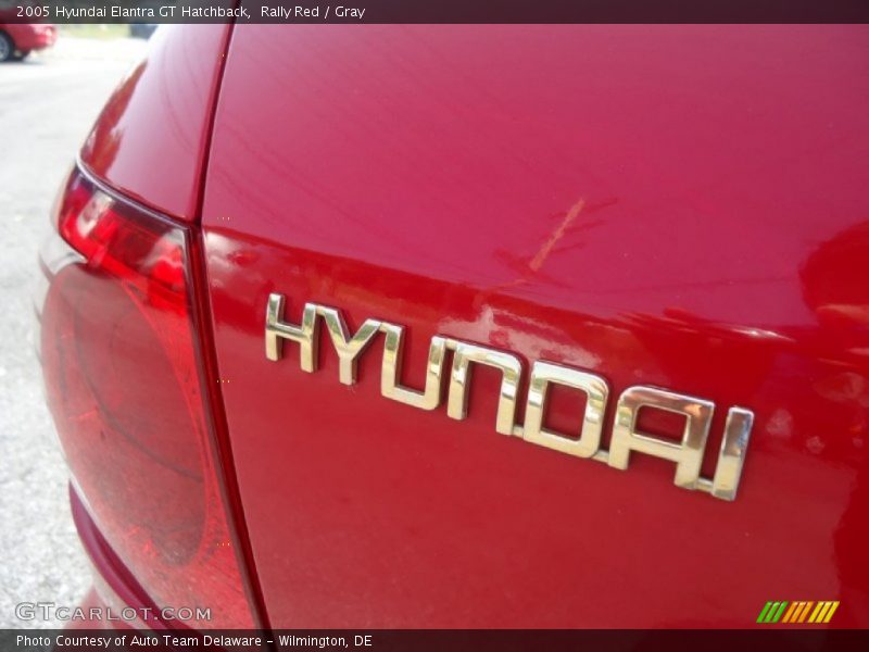 Rally Red / Gray 2005 Hyundai Elantra GT Hatchback