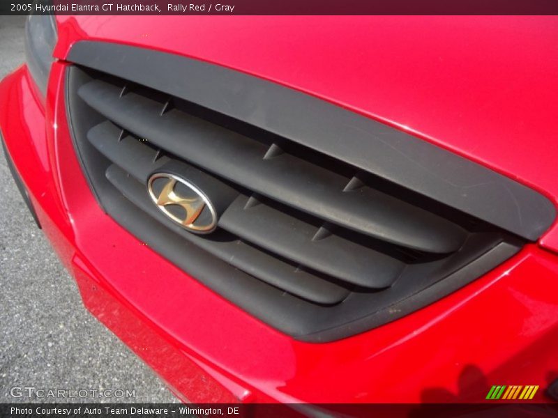 Rally Red / Gray 2005 Hyundai Elantra GT Hatchback