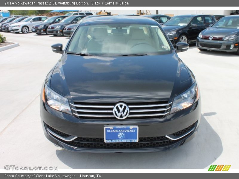 Black / Cornsilk Beige 2014 Volkswagen Passat 2.5L Wolfsburg Edition