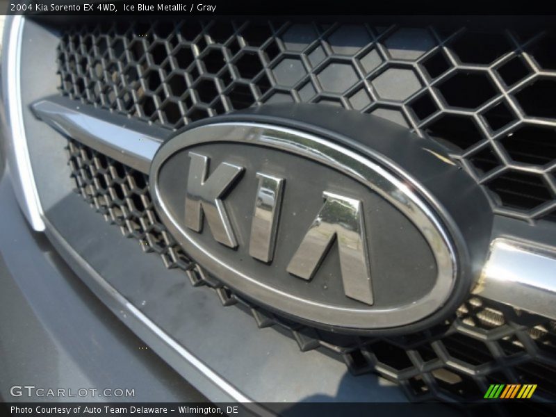 Ice Blue Metallic / Gray 2004 Kia Sorento EX 4WD