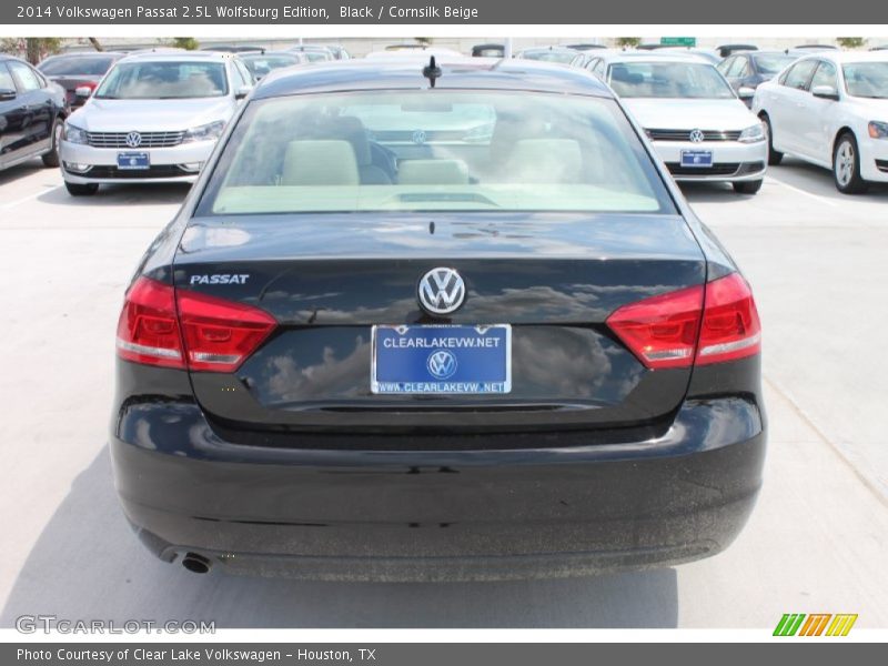 Black / Cornsilk Beige 2014 Volkswagen Passat 2.5L Wolfsburg Edition