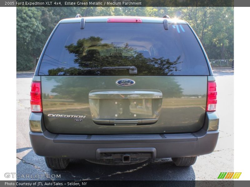 Estate Green Metallic / Medium Parchment 2005 Ford Expedition XLT 4x4