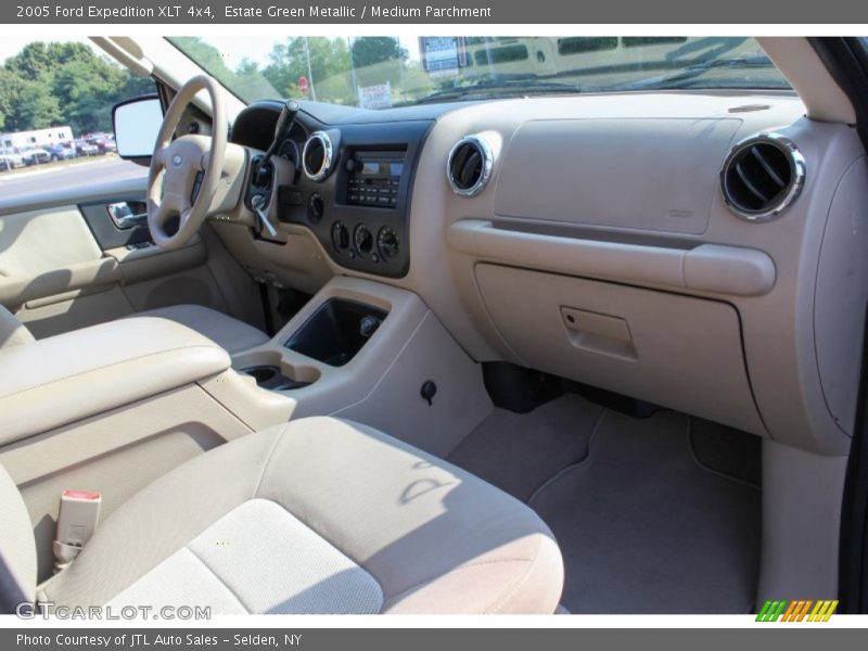 Estate Green Metallic / Medium Parchment 2005 Ford Expedition XLT 4x4