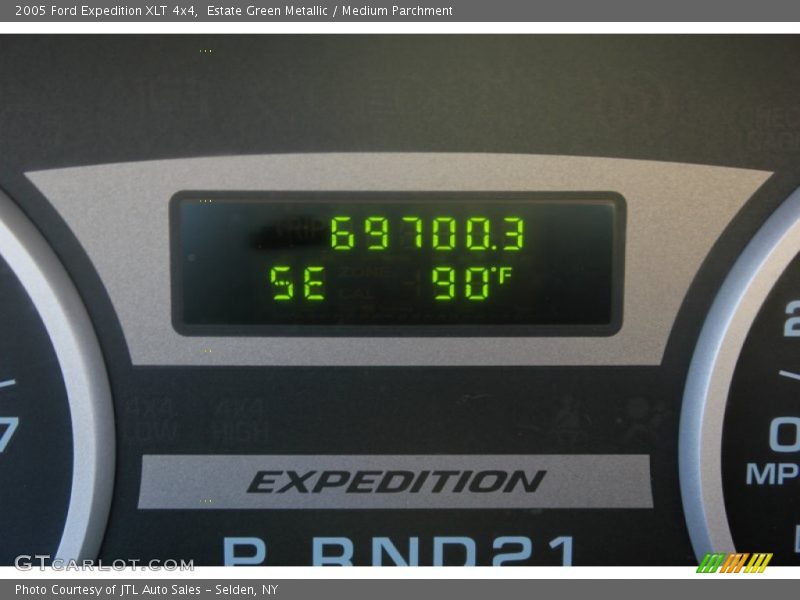 Estate Green Metallic / Medium Parchment 2005 Ford Expedition XLT 4x4