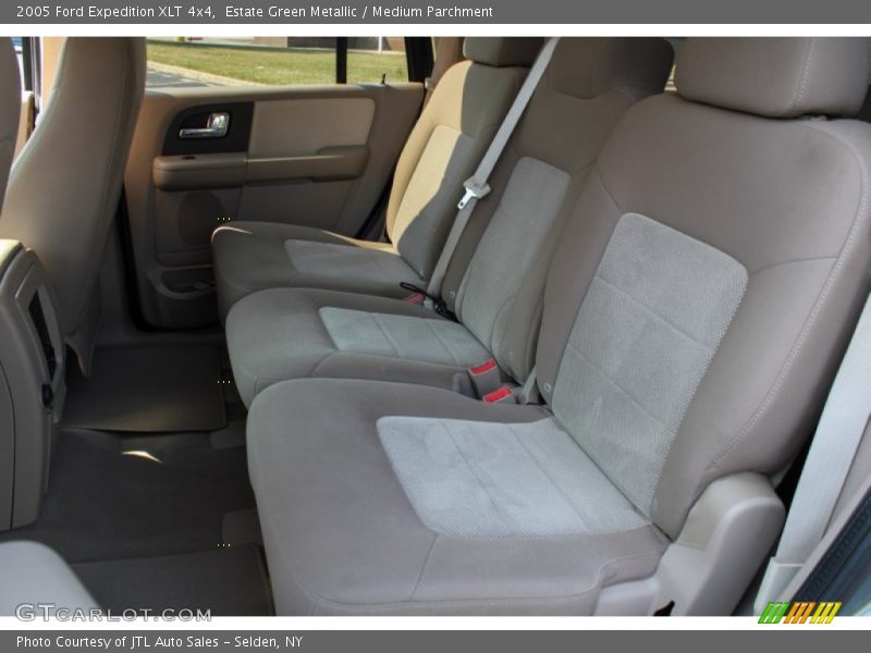 Estate Green Metallic / Medium Parchment 2005 Ford Expedition XLT 4x4