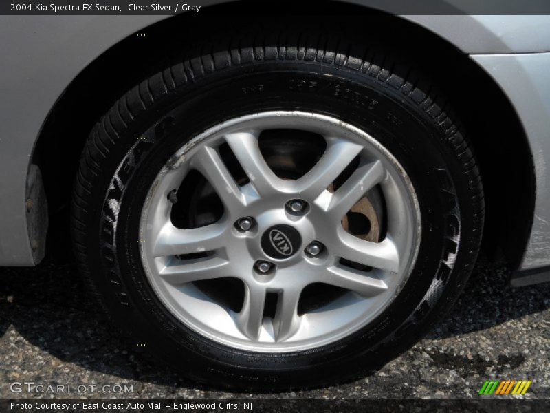 Clear Silver / Gray 2004 Kia Spectra EX Sedan