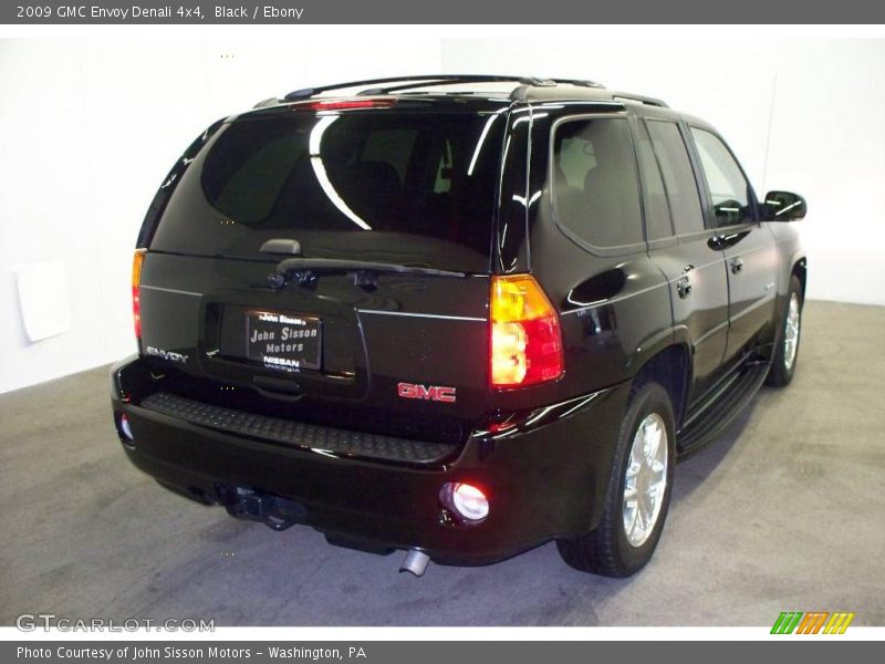 Black / Ebony 2009 GMC Envoy Denali 4x4