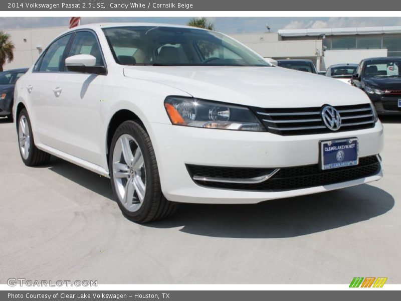 Candy White / Cornsilk Beige 2014 Volkswagen Passat 2.5L SE