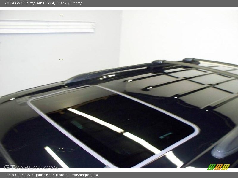 Black / Ebony 2009 GMC Envoy Denali 4x4