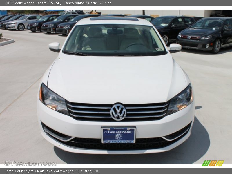 Candy White / Cornsilk Beige 2014 Volkswagen Passat 2.5L SE