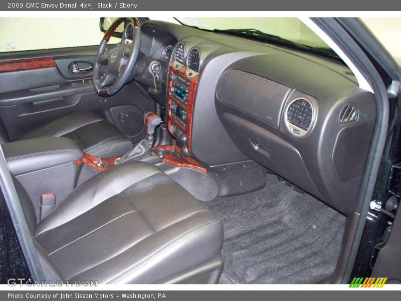 Black / Ebony 2009 GMC Envoy Denali 4x4