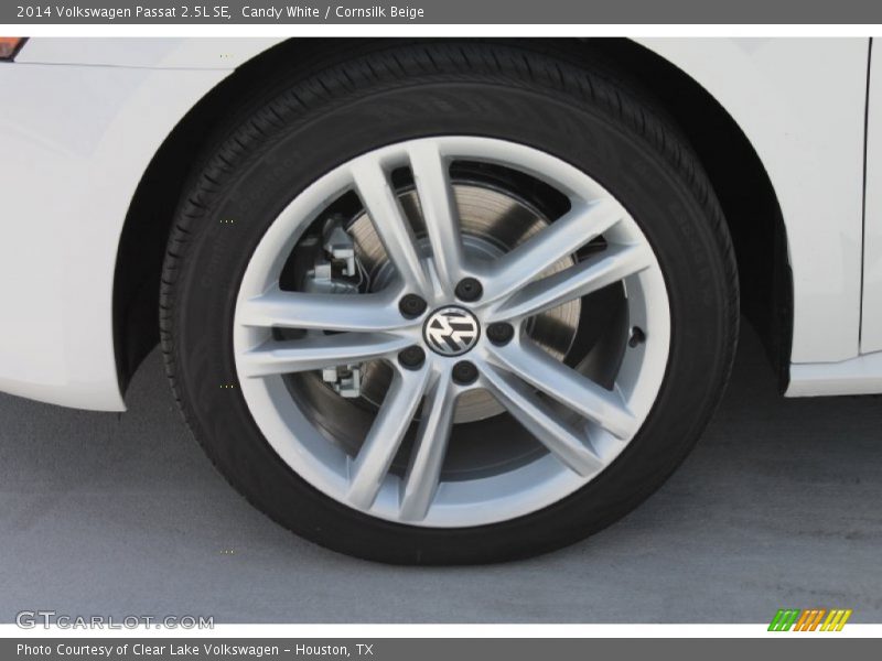 Candy White / Cornsilk Beige 2014 Volkswagen Passat 2.5L SE