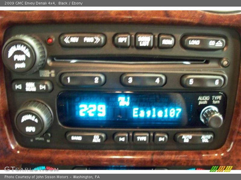 Black / Ebony 2009 GMC Envoy Denali 4x4