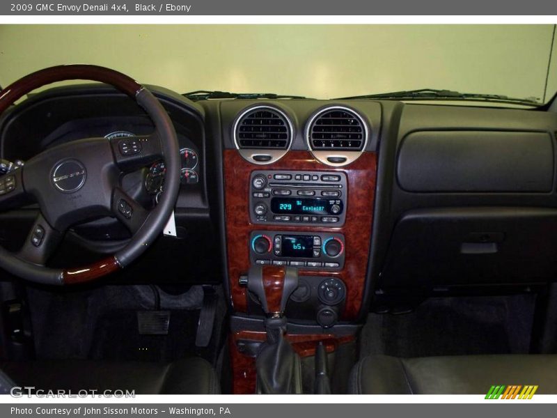 Black / Ebony 2009 GMC Envoy Denali 4x4