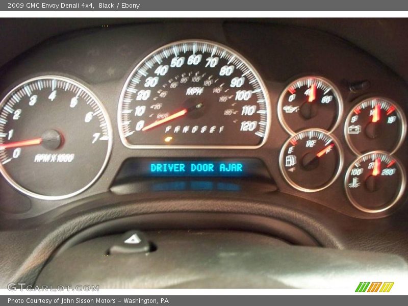 Black / Ebony 2009 GMC Envoy Denali 4x4