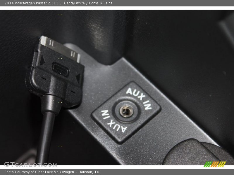 Candy White / Cornsilk Beige 2014 Volkswagen Passat 2.5L SE