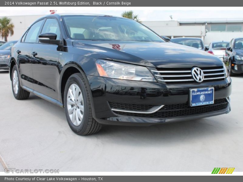 Black / Cornsilk Beige 2014 Volkswagen Passat 2.5L Wolfsburg Edition