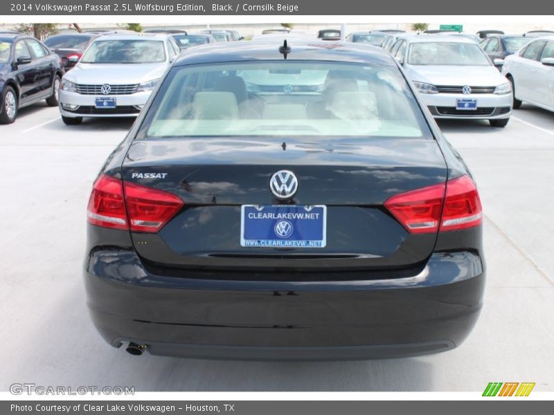 Black / Cornsilk Beige 2014 Volkswagen Passat 2.5L Wolfsburg Edition