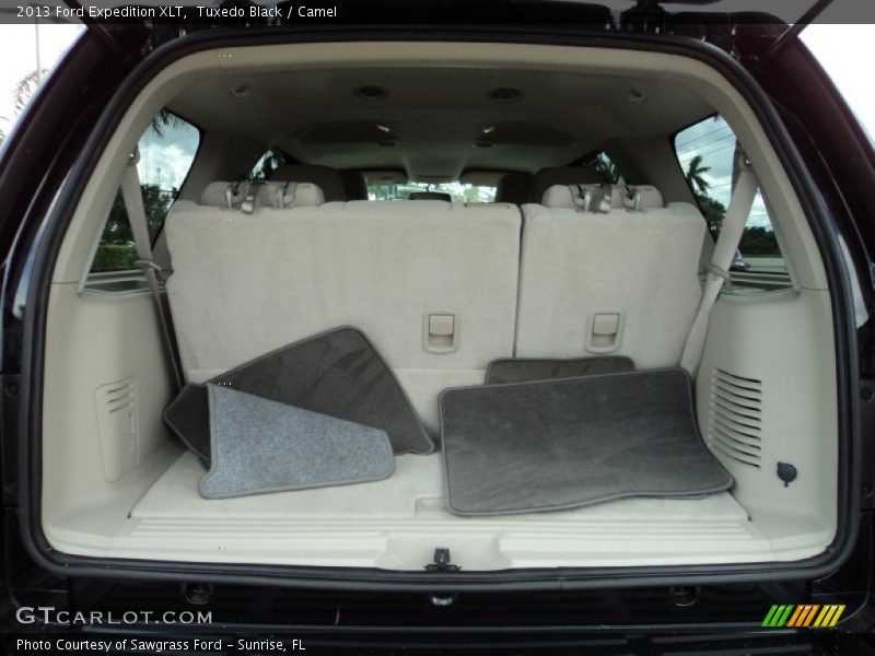 Tuxedo Black / Camel 2013 Ford Expedition XLT