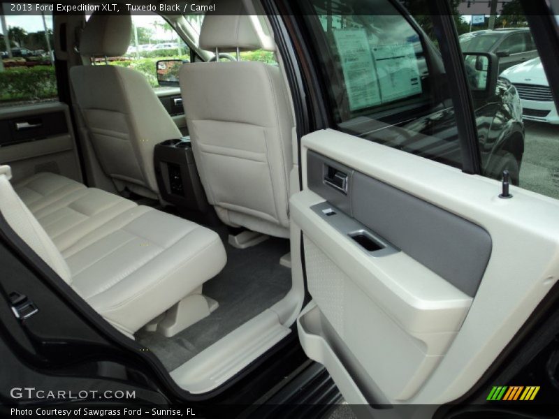 Tuxedo Black / Camel 2013 Ford Expedition XLT