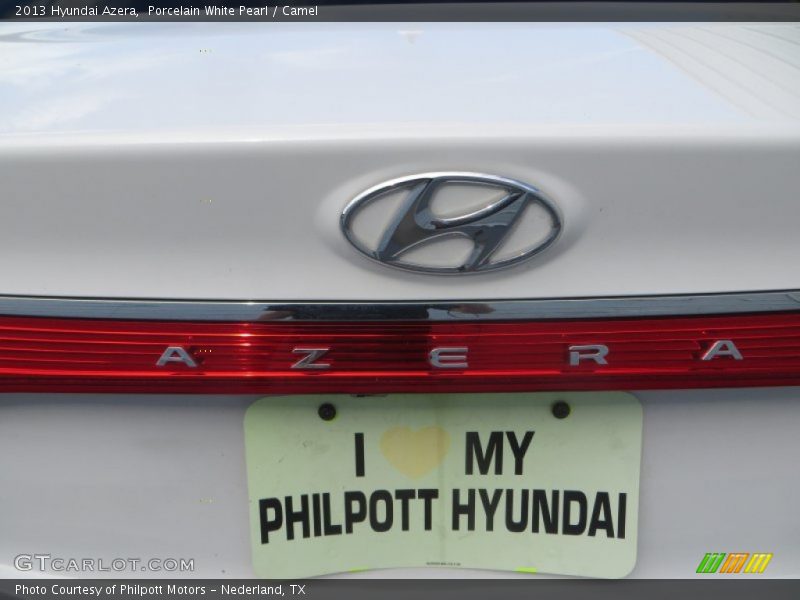 Porcelain White Pearl / Camel 2013 Hyundai Azera