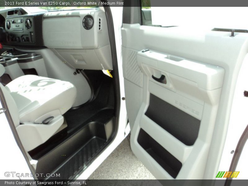 Oxford White / Medium Flint 2013 Ford E Series Van E250 Cargo